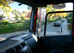 Normal_vrachtwagen__dode_hoek__vrachtauto__verkeer