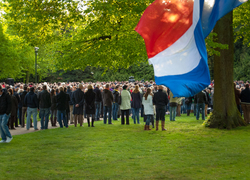 Normal_dodenherdenking__4_mei__oorlog__vlag