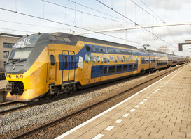 Normal_trein__openbaar_vervoer__ns__ov_kaart