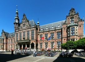 Normal_normal_academiegebouw_universiteit_groningen_rug